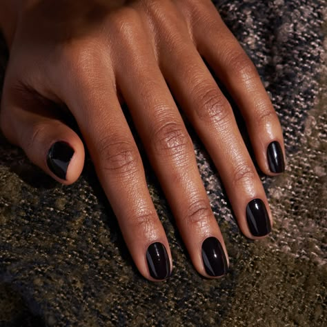 Dark Dahlia, Gel Polish Colour, Nail Salon And Spa, Regular Nail Polish, Cnd Vinylux, Casual Nails, Creative Nail Designs, Cnd Shellac, Purple Colour