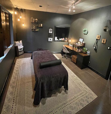 Massage Room Wall Art, Massage Room Colors Ideas, Gothic Esthetician Room, Dark Moody Spa Room, Massage Room Lighting Ideas, Message Therapy Room Ideas, Dark Massage Room, Black And Green Esthetician Room, Esthetician Room Black