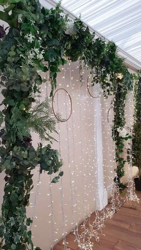 Fairy Theme Backdrop Ideas, Green Forest Theme Party, Green Butterfly Decorations, Enchanted Forest Prom Backdrop, Enchanted Ball Theme, Light Green Quinceanera Decorations, Diy Fairy Backdrop, Enchanted Forest Drink Ideas, Flower Garden Prom Theme