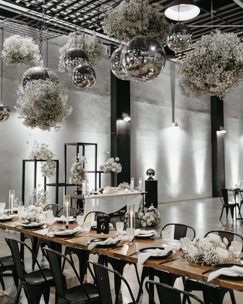 - Check more at https://howcandothis.com/weddingideas/98890/ Wedding Disco Ball Decor, Old Hollywood Wedding Decor, Old Hollywood Wedding Theme, Industrial Modern Wedding, Silver Wedding Ideas, Industrial Wedding Decor, Disco Party Decorations, Industrial Chic Wedding, Disco Wedding