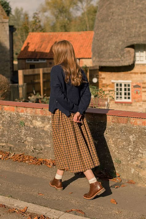 Art Teacher Outfits, Cottagecore Outfits, Check Dress, Autumn Outfits, Teacher Outfits, Mode Inspo, Fall Winter Outfits, Fall 2024, Modest Outfits