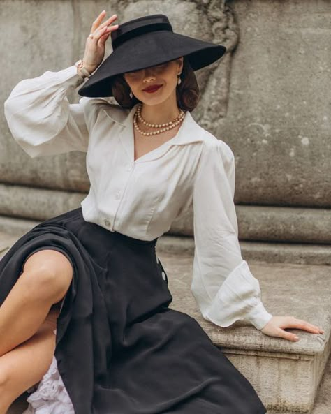 1940s Outfits, 1940s Style, 1940s Fashion, Mode Inspo, Moda Vintage, Look Vintage, Story Instagram, Womens Blouses, Mode Vintage