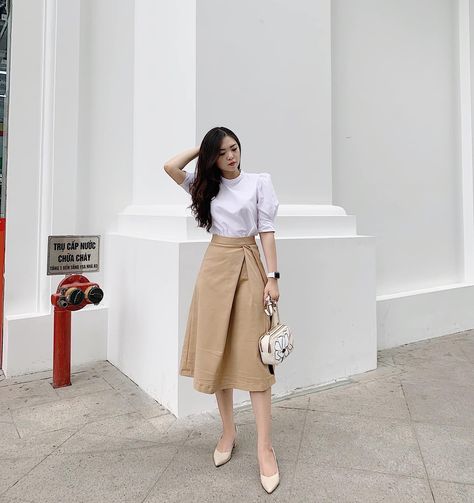 Rok Outfit, Elegant Outfit Classy, Korean Casual Outfits, Casual Day Outfits, Classy Work Outfits, Modest Fashion Outfits, Fashion Mistakes, Work Outfits Women, Professional Outfits