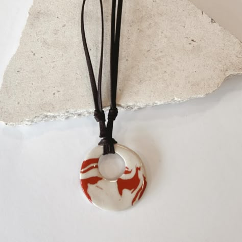 New - Ceramic Necklaces / Adjustable #handmade Ceramic Necklaces, Ceramic Accessories, Ideas Ceramica, Ceramics Jewelry, Necklace Ceramic, Clay Necklaces, Diy Pottery Painting, Ceramic Accessory, Diy Earrings Polymer Clay