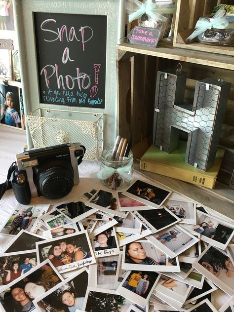 Grad party Polaroid camera 20th Birthday Ideas For Her Decorations, 18th Birthday Party Photo Booth, What To Do At A Sweet Sixteen Party, 13 Birthday Games Ideas, 18th Bday Activities, 18th Bday Ideas Decor, 21 Guy Birthday Ideas, 15 B Day Party Ideas, 18rh Birthday Ideas