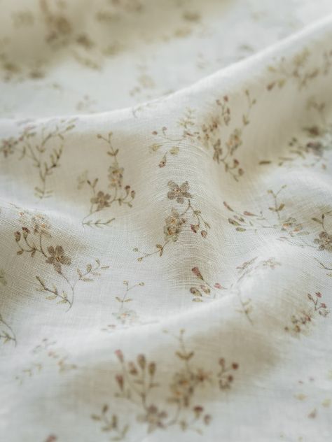 Merelysusan - Etsy Linen Fabric By The Yard, White Linen Fabric, Printed Linen Fabric, Clothing Crafts, Morning Mist, Watercolor Floral Pattern, Fabric For Sewing, Watercolour Flowers, Natural Linen Fabric