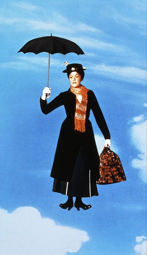 Julie Andrews in Mary Poppins (1964) Julie Andrews Mary Poppins, Cat Mad, Mary Poppins 1964, Crazy Hat, Mad Tea Parties, Crazy Hat Day, Party Queen, Mad Hatter Hats, Hat Day