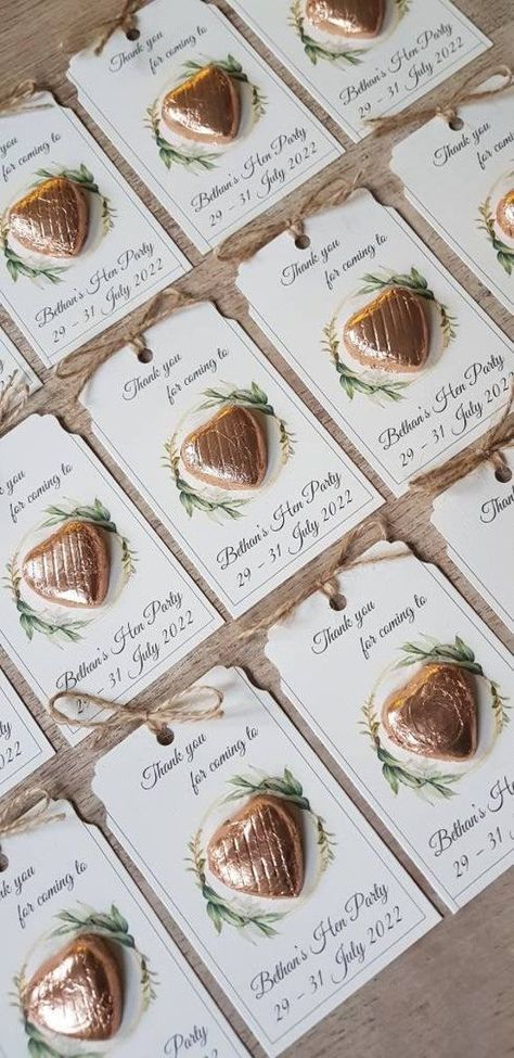 Personalized Chocolate Wedding Favors, Wedding Favours For Guests, Personalised Wedding Favours, Simple Wedding Favors, Sweet Wedding Favors, Heart Wedding Favors, Personalised Chocolate, Chocolate Wedding Favors, Favours Wedding