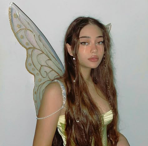 Fairy Halloween, Halloween Fits, Fairy Halloween Costumes, Trendy Halloween Costumes, Fairy Aesthetic, Spooky Szn, Halloween Costume Outfits, Fairy Party, Costume Inspo