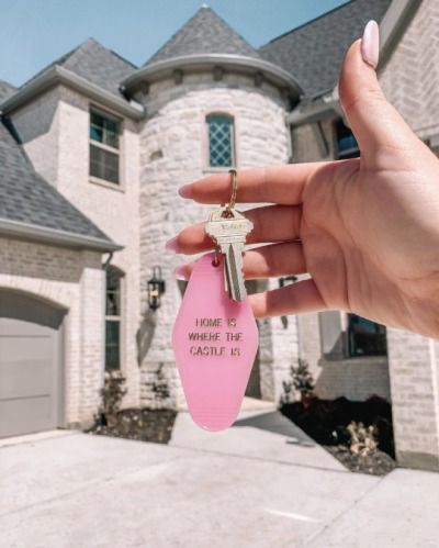 House Keys Aesthetic, New House Keys Aesthetic, Keys Aesthetic, Real Estate Vision Board, Prayer Vision Board, Life Goals Future, Vision Board Party, Vision Board Pics, Money Vision Board