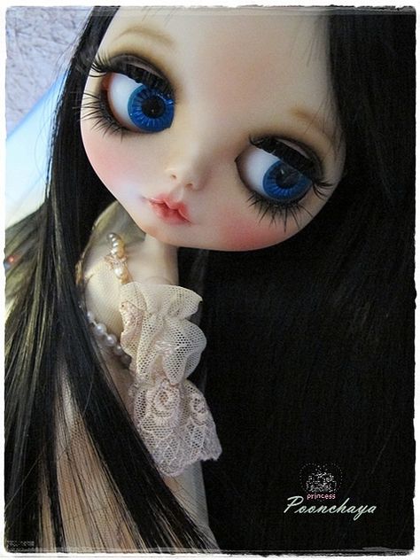 Customization Ideas, Big Eyes Doll, Black Hair Blue Eyes, Gothic Dolls, Valley Of The Dolls, Unique Dolls, Blue Eye, Bright Eyes, Pretty Dolls