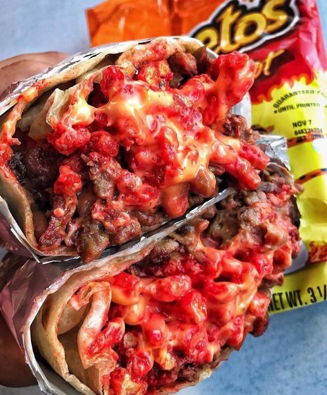 Hot Cheetos, Junk Food Snacks, Fair Food Recipes, Food Goals, Unhealthy Food, Food Obsession, Interesting Food Recipes, Pretty Food, Food Cravings