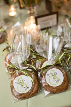 Cookie Wedding, Cookie Wedding Favors, Homemade Wedding Favors, Wedding Party Table Decorations, Creative Wedding Favors, Inexpensive Wedding Favors, Wedding Favors And Gifts, Edible Wedding Favors, Elegant Wedding Favors