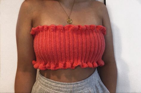 African Lace Styles, Modern Crochet Patterns, Mode Crochet, Crochet Swimwear, Crochet Daisy, Crochet Clothing And Accessories, Crochet Clothing, Crochet Fashion Patterns, Crochet Wrap