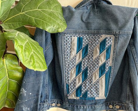 Denim Jacket Quilt Back, Quilt Block On Denim Jacket, Quilt Denim Jacket, Quilted Jean Jacket, Denim Jacket Design Ideas, Jacket Design Ideas, Denim Jacket Design, Denim Jacket Painted, Quilted Denim Jacket