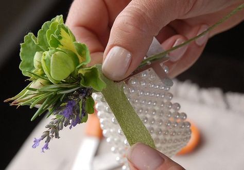 Diy Corsage Wristlet Prom, Coursage Diy How To Make A, How To Make Wrist Corsage Prom, Diy Corsage Wristlet How To Make, How To Make A Corsage Wristlet, How To Make A Wrist Corsage Step By Step, Fresh Flower Corsage, Diy Corsage Wristlet, Prom Corsage Diy