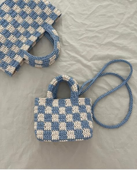 Crochet Mini Bag, Diy Crochet Bag, Crochet Shoulder Bags, Crochet Business, Crochet Clutch, Crochet Handbags Patterns, Crochet Purse Patterns, Basic Crochet Stitches, Crochet Tote