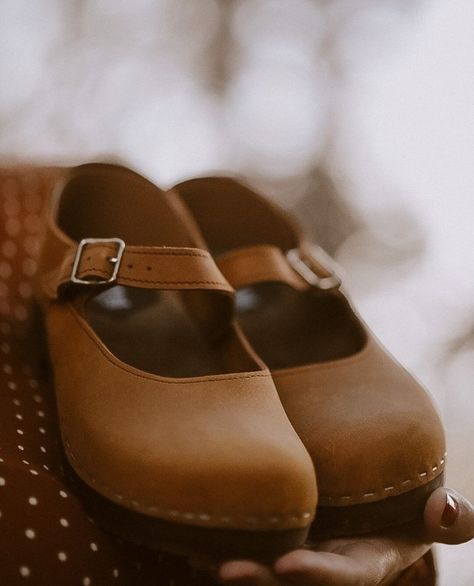 A better Wednesday with summer vibes all over! And our Mary Jane clogs got that vibe we need! 🌸⁠ ⁠ #handmadeclogs #summeroutfits #sandgrensclogs #clogs ⁠ #wednesdayvibes Sandgrens Clogs, Good Wednesday, Mary Jane Clogs, Cork Sandals, Wooden Clogs, Mary Janes, Summer Vibes, Cork, Clogs