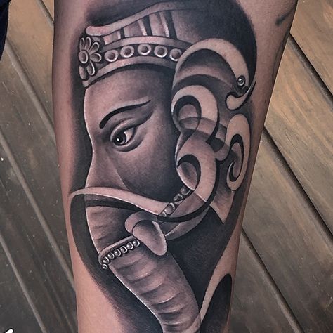 Lord Ganesha Tattoo, Ganesh Face, Buddhist Symbol Tattoos, Goa Tattoo, Hindu Tattoos, Trishul Tattoo Designs, Ganesh Tattoo, Trishul Tattoo, Chicanas Tattoo