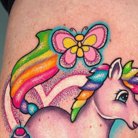 ✨Amanda Graves✨ 𝑔𝓁𝒾𝓉𝓉𝑒𝓇 𝓉𝒶𝓉𝓉𝑜𝑜𝓈 on Instagram: "Lisa Frank x Amanda Graves collab 😜✨💕 #glittertattoo" Amanda Graves Glitter Tattoo, Amanda Graves Tattoo, Lisa Frank Tattoos, Lisa Frank Tattoo Ideas, Lisa Frank Tattoo, Frank Tattoo, Tattoo Therapy, Rainbow Tattoo, Rainbow Tattoos