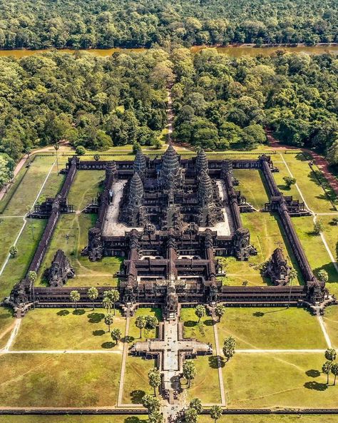 Angkor Wat Wallpaper, Angkor Wat Drawing, Conqueror Challenge, Cambodia Photography, Cambodia Angkor Wat, Bird Eye View, Milan Cathedral, Angkor Wat Cambodia, Cambodian Art