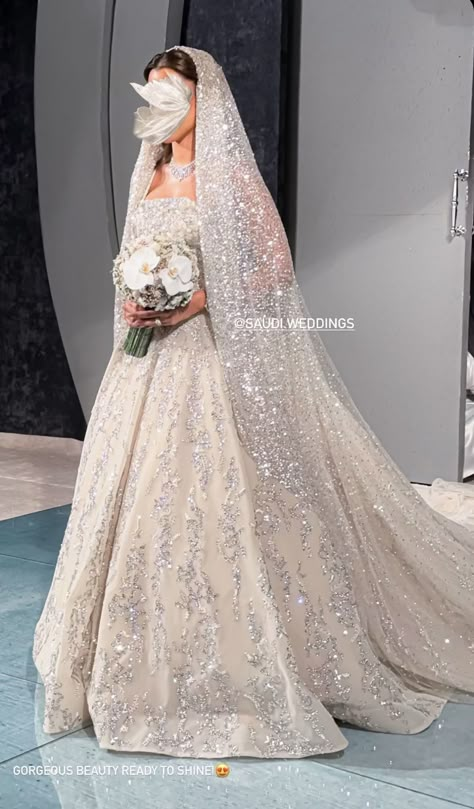 Arab Wedding Dress, Turkish Wedding Dress, Renda Kebaya, Dress Outfits Fall, Arabic Wedding Dresses, Fashion Designer Aesthetics, Bride Dress Simple, Wedding Outfit Ideas, Summer Dressing