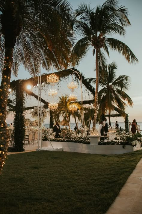 Wedding Venue On Beach, Fancy Wedding Venues Outdoor, Wedding Venues Tropical, Couples Table Wedding Outdoor, Gorgeous Wedding Venues Outside, Dream Wedding Destination, Wedding Venues By Water, Wedding Venues Dominican Republic, Wedding Venues On The Beach