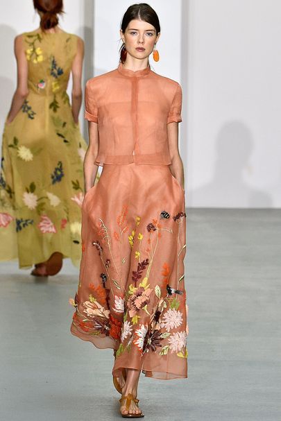 #SuzyLFW Inventive And Audacious: Forever London | British Vogue Jasper Conran Dress, Organza Outfits, Organza Outfit, Jasper Conran, Organza Dress, Outfit Looks, British Vogue, Orange Dress, Fashion 2017