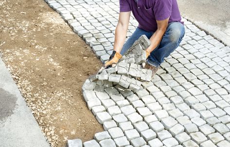 Paver Mats, Driveway Apron, Cobblestone Driveway, Diy Driveway, Brick Driveway, Asphalt Driveway, Stone Driveway, Driveway Ideas, Gravel Driveway