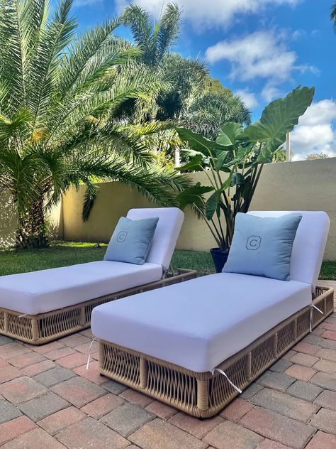 Pool Side Furniture Ideas, Poolside Furniture Ideas, Grandmillennial Home, Outdoor Pool Furniture, Poolside Chairs, Tanning Chair, Comfortable Patio Furniture, Pool Patio Furniture, Poolside Furniture