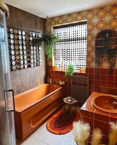 Photo of the Day 🤩 Check out this incredible bathroom from @hesscienda1970 🧡🧡🧡 What a fab space! Happy Friday all! Rachel… | Instagram Carribean Home Interiors, Tiny Home Renovations, Maximalist Homes, Architectural Masterpieces, 70s Interior Design, Boogie Wonderland, 70s Interior, 70s House, Retro Interior Design