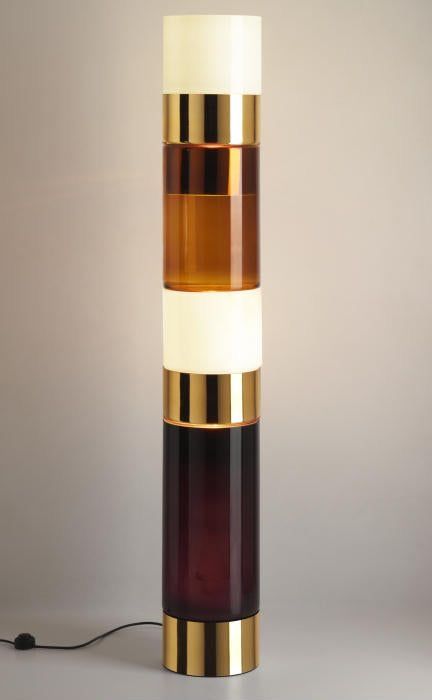 Unusual Modern Murano Glass Pillar In Rich Warm Brown & Gold A striking and unusual modern floor light made up of sections of glass in rich warm tones on a warm gold base. "Stacking" is a series of different floor lamps composed of assembled hand blown Murano glass cylinders from the famous Venetian island, in different colourways and sizes, with a metal base available in polished chrome or polished gold. Murano Pendant Light, Murano Glass Lamp, Statement Pendant Light, Amber Decor, Italian Lighting Design, Maximalist Interior Design, Art Deco Pendant Light, Mirror Lighting, Art Deco Light