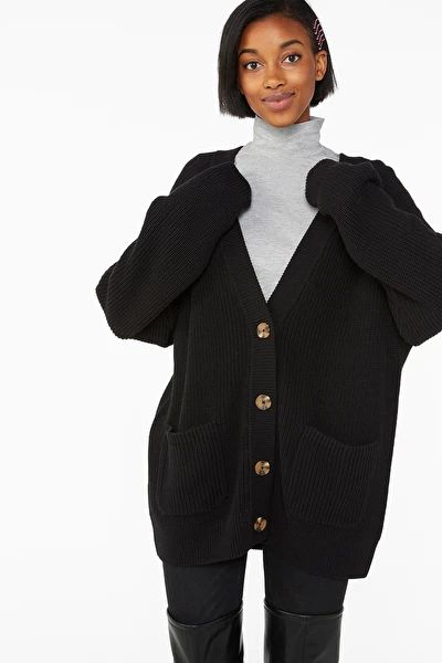 Long knitted cardigan - Black magic - Knitwear - Monki WW Long Button Cardigan Outfit, Large Cardigan Outfit, Oversized Black Cardigan Outfit, Black Cardigan Outfit Aesthetic, Button Cardigan Outfit, Crochet Valentines Day, Oversized Cardigan Outfit, Black Cardigan Outfit, Cardigan Outfit Aesthetic