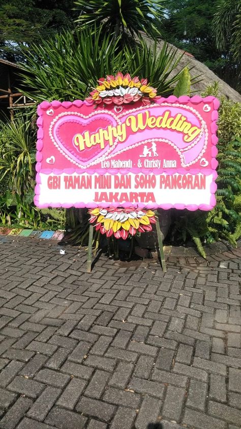 Bunga Papan Valentine Florist Manado Telp/Wa.085326045249 Pesan Bunga Papan untuk berbagai ucapan seperti Happy Wedding, Turut Berduka Cita, Selamat Dan Sukses, Happy Graduation, Happy Engagement, dan lain-lain. Happy Engagement, Happy Graduation, Happy Wedding, Manado, Beautiful Flower, Florist, Beautiful Flowers, Flowers, Quick Saves