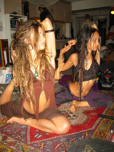 Hippie Commune, Mundo Hippie, Looks Hippie, Hippie Lifestyle, Hippie Aesthetic, Estilo Hippy, Mode Hippie, Estilo Hippie, Happy Hippie