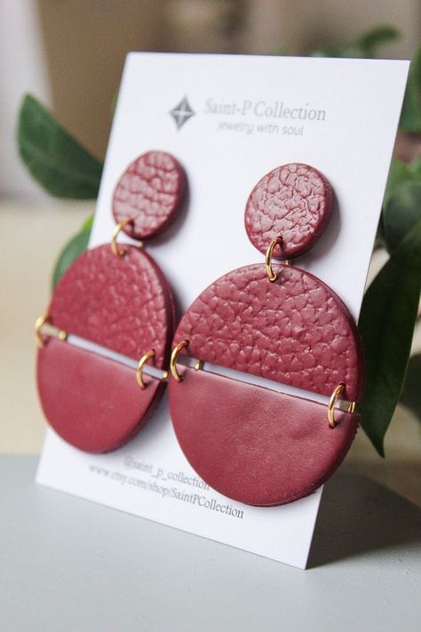 Handmade Leather Jewelry, Diy Leather Earrings, Leather Jewelry Diy, Leather Jewels, Clay Dangle Earrings, Personalized Leather Bracelet, Leather Jewellery, Maroon Leather, Polymer Clay Jewelry Diy