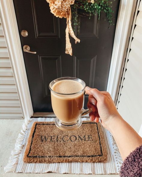 Small Front Step Fall Decor Ideas, Front Door Apartment Ideas, Front Door Decor Simple, Small Front Door Fall Decor, Front Door Decor Small Space, Apartment Fall Decor Front Door, Layered Doormat Ideas, Apartment Welcome Mat, Front Door Doormat Ideas