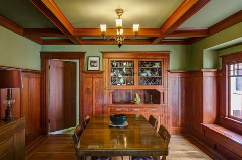 Craftsman Dining Room Ideas, Craftsman Family Room, Craftsman Style Dining Room, Room Ideas Photos, Dark Wood Dining Room, Mission Style Lighting, Craftsman Style Lighting, Craftsman Ceiling, Craftsman Dining Room