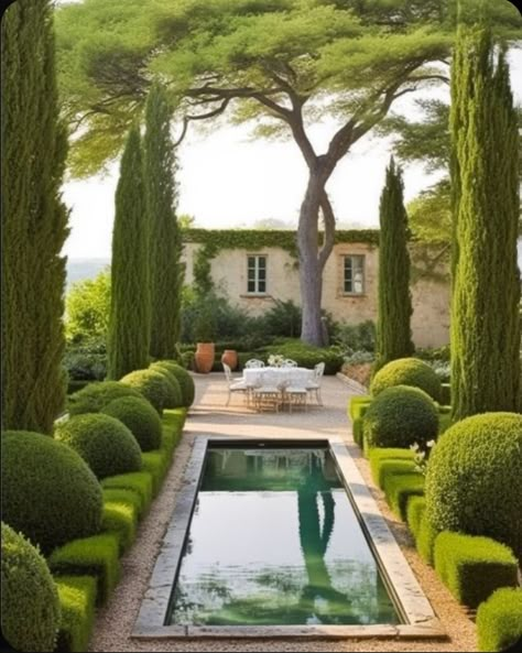 French Garden Landscape, French Chateau Landscaping, French Style Landscaping, French Chateau Pool, French Chateau Garden, French Chateau Aesthetic, European Backyard, French Pool, Chateau Garden