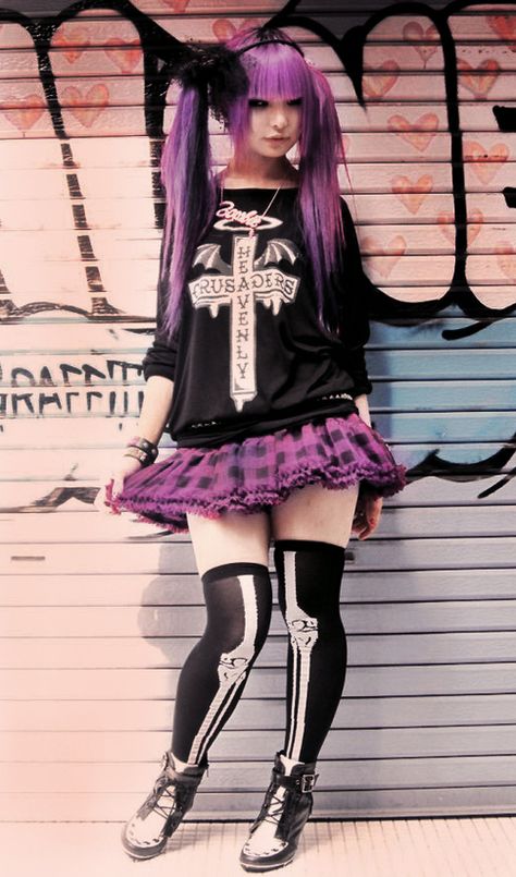 Pastel Goth #girl Pastel Goth Aesthetic, Pastel Goth Outfits, Estilo Harajuku, Harajuku Girls, Pastel Goth Fashion, Goth Clothing, Tokyo Fashion, Japanese Street