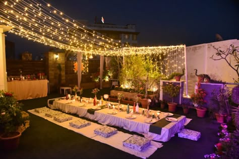 Diwali Terrace Decor, Simple Roka Decor, Terrace Mehendi Decor, Diwali Party Decor Outdoor, Terrace Party Ideas, Terrace Bday Decoration, Terrace Party Decoration Rooftops, Terrace Decoration Ideas For Party, Terrace Party Decoration