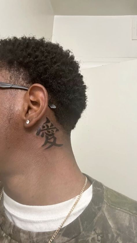 Palm Sized Tattoos Men, Gaara Tattoo Meaning, Gaara Neck Tattoo, Gaara's Tattoo, Naruto Gaara Tattoo, Garra Tattoo, Gaara Tattoo Ideas, Tat Stencils, Gaara Tattoo