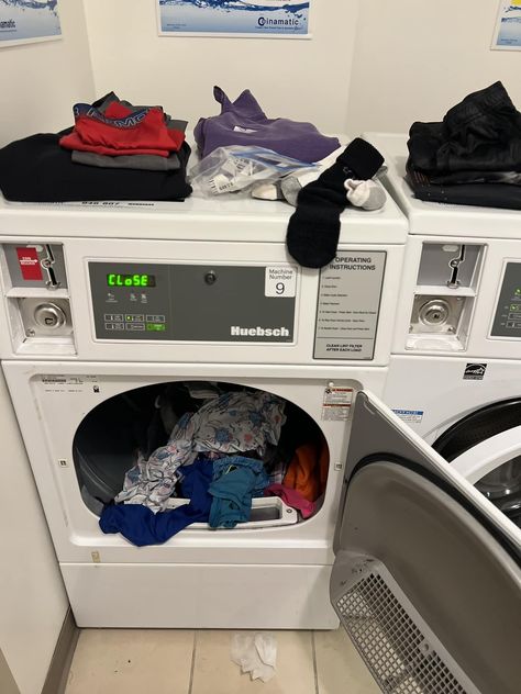 𝐋𝐚𝐮𝐧𝐝𝐫𝐲 𝐨𝐧 𝐯𝐚𝐜𝐚𝐭𝐢𝐨𝐧: 𝐲𝐞𝐬 𝐨𝐫 𝐧𝐨? Do you like coming home with clean clothes, or do you save it all for one big laundry day after the trip? Dirty laundry piled up literally stresses me out.... you better believe I'm doing it ahead of time if I can! Thank goodness our floor has a washer and dryer right across from our room! Hospital Admit, Medicine Snaps, Swamp People, Hospital Admit Hand Pics, Girly Swag, Airport Pictures, Home Laundry, Clean Clothes, Photo A Day Ideas