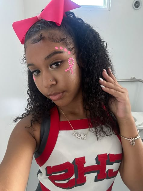 Pink Football Game Theme Face Paint, Football Game Makeup Dots, Face Dots For Football Games, Face Painting Ideas For School Spirit, Cheerleader Game Day Makeup, Comp Makeup Cheer, Cute Cheer Makeup, Pink Face Paint Ideas School Spirit, Spirit Week Makeup Ideas