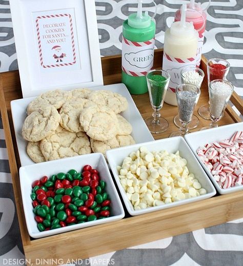 Christmas Cookie Decorating Station—love this idea! Cookie Decorating Station, Christmas Cookie Decorating, Christmas Pajama Party, Christmas Cookie Party, Christmas Party Ideas, Adult Christmas Party, Cookie Decorating Party, Christmas Party Themes, Family Christmas Party