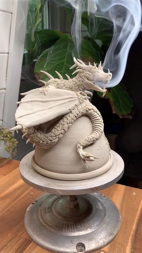 Ceramic Sculptures & Statues, Soulstice Ceramics, Ceramic Art Projects, Hantverk Diy, Sculpture Art Clay, Clay Dragon, Incense Burners, Tanah Liat, Clay Diy Projects