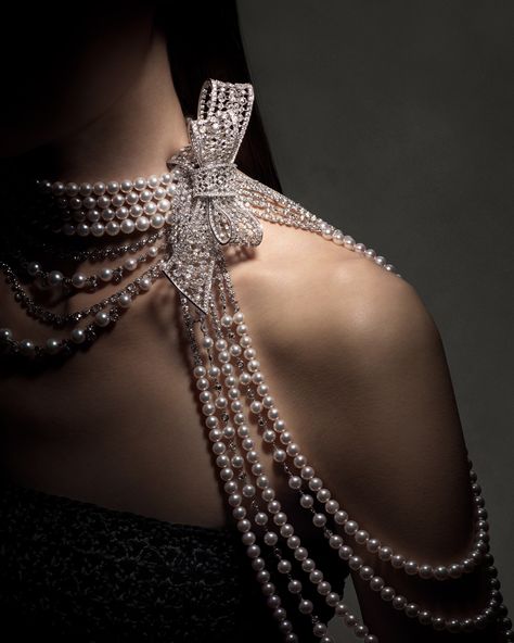 MIKIMOTO (@official_mikimoto) • Instagram photos and videos Mikimoto Jewelry, Pearl Diamond Necklace, Jewelry Magazine, Mikimoto Pearls, High Jewellery, Accesories Jewelry, Couture Details, Classy Jewelry, Couture Jewelry