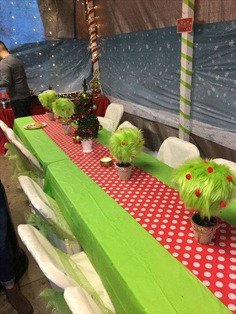 Grinch Kindergarten, Grinch Feast, Grinchmas Ideas, Grinch Classroom, Grinch Dinner, Grinch Board, Christmas Party Friends, Grinch Birthday, Ward Christmas Party