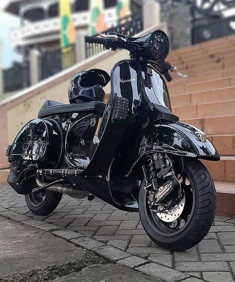 Black Vespa, Lml Vespa, Vespa Px 200, Vespa Px 150, Vespa Px 125, Vespa Motorcycle, Vespa Bike, Custom Vespa, Custom Bikes Cafe Racers