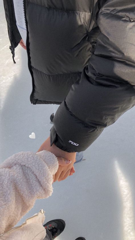 ice skating, ice skating aesthetic, couple goals, couples aesthetic, private couple photos, winter outfit inspo, winter outfit aesthetic, ice skating outfit, ice skating candies, candid, couple ig story inspo, couples instagram story, date idea, winter date, aesthetic Snow Photoshoot, Snow Pictures, Aesthetic Couple, Couple Picture Poses, Winter Love, Cute Couples Photos, Couples Poses For Pictures, Fashion Mistakes, Winter Aesthetic